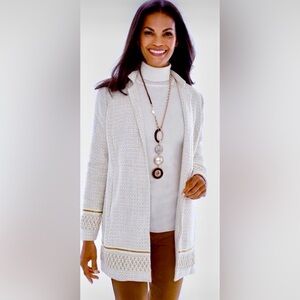 CHICO’S TEXTURED EMBELLISHED TRIM CREAM/GOLD TOPPER JACKET